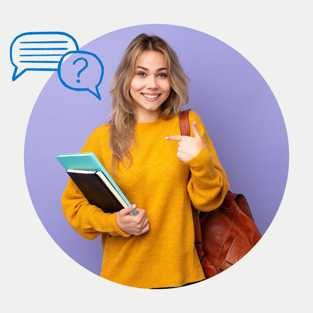 Inimene kollases kampsunis raamatute ja kõnekastidega lillal taustal